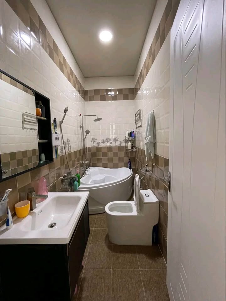 Bán Nhà Phố - Đã Hoàn Công Nguyễn Công Trứ, P8, Đà Lạt gần Đại Học Đà Lạt 10,9 tỷ - Ảnh 4